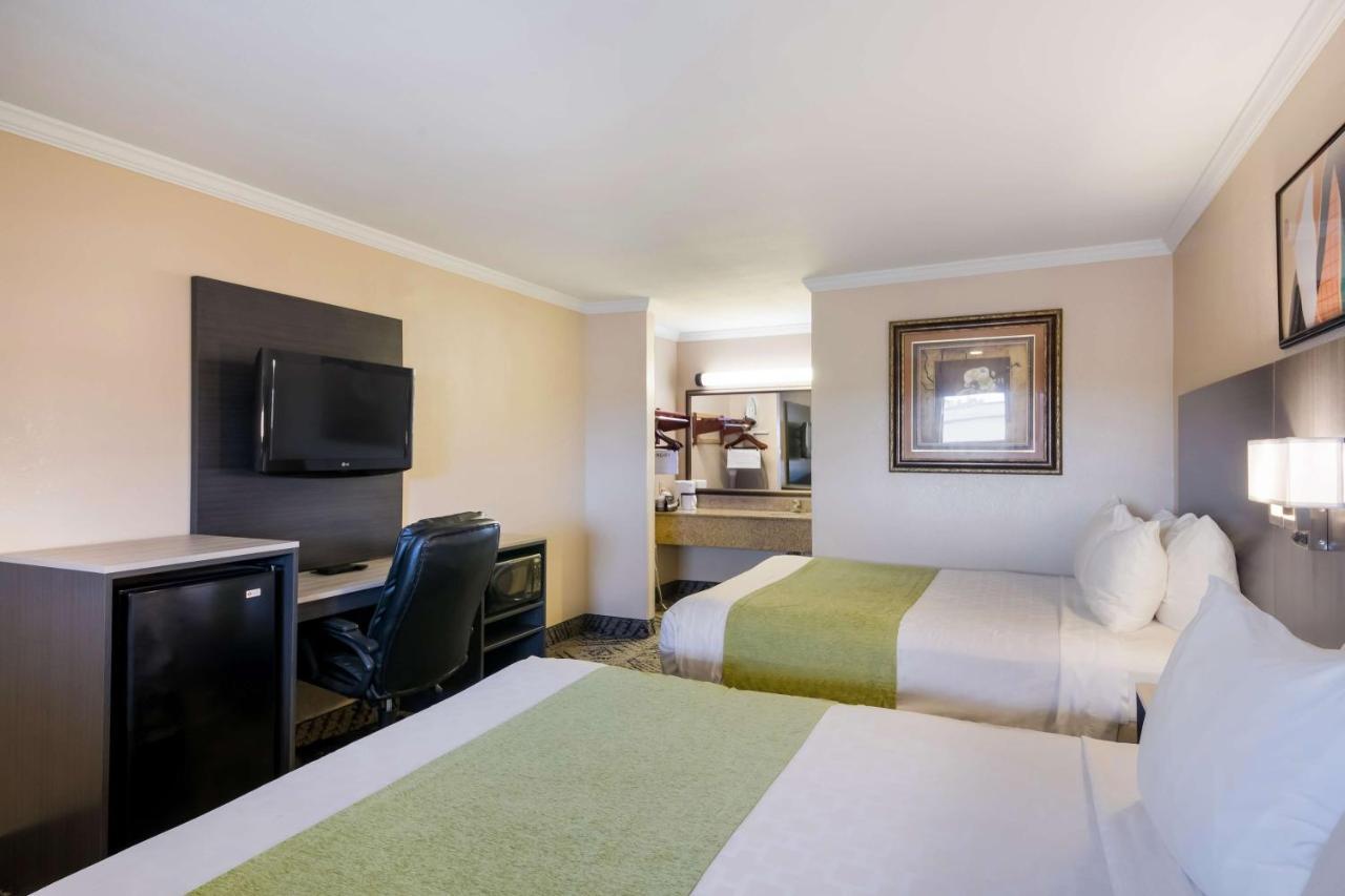 Surestay By Western Rockdale